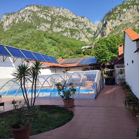 Pensiunea La Dolce Vita Băile Herculane エクステリア 写真