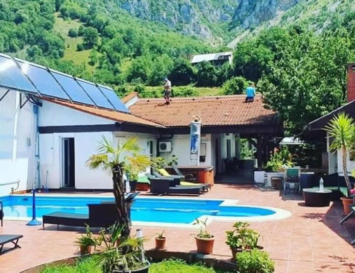 Pensiunea La Dolce Vita Băile Herculane エクステリア 写真