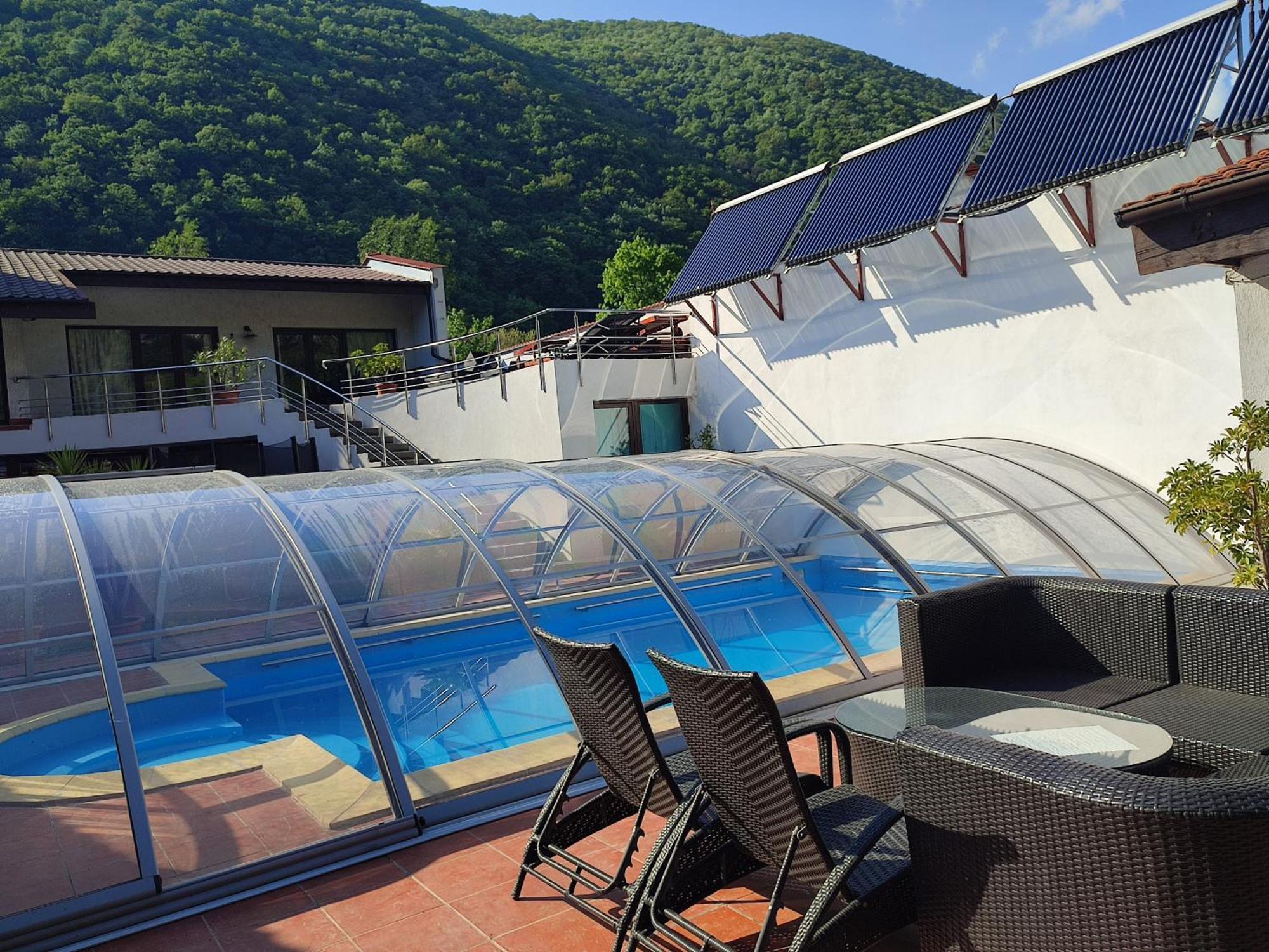 Pensiunea La Dolce Vita Băile Herculane エクステリア 写真