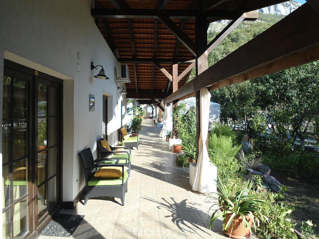 Pensiunea La Dolce Vita Băile Herculane エクステリア 写真