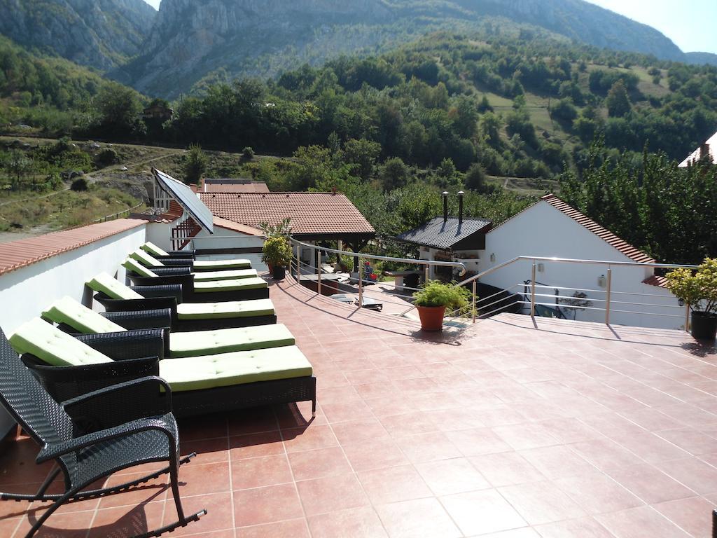 Pensiunea La Dolce Vita Băile Herculane エクステリア 写真